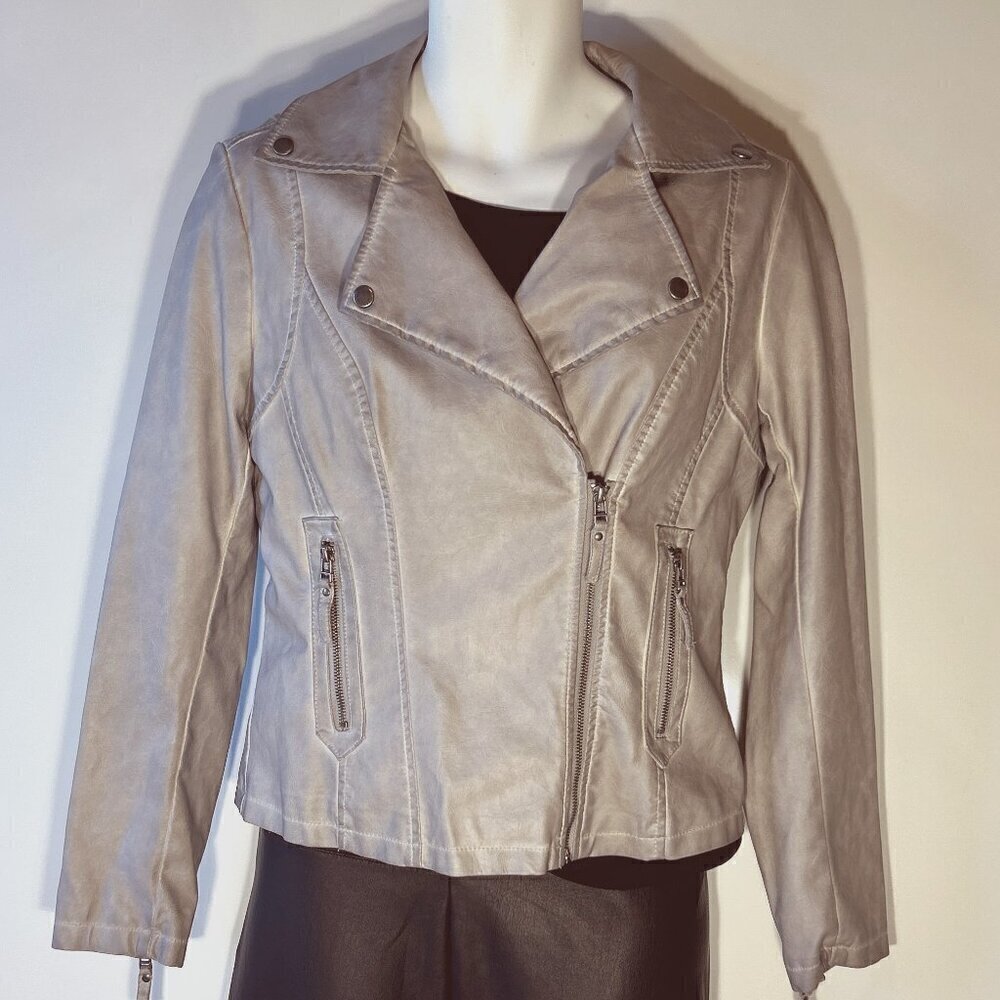 Max Studio SZ M Distressed Gray Faux Leather Moto Jacket wardrobe staple edgy